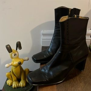 M708 Francois Xavier collection black leather ankle boots 👢 size 10 or 40